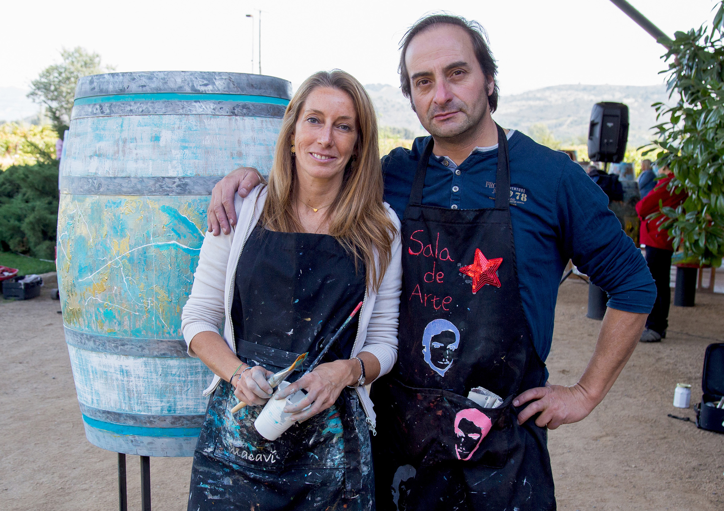 Los artistas Macarena Vicuña y Juan Pablo Moya.