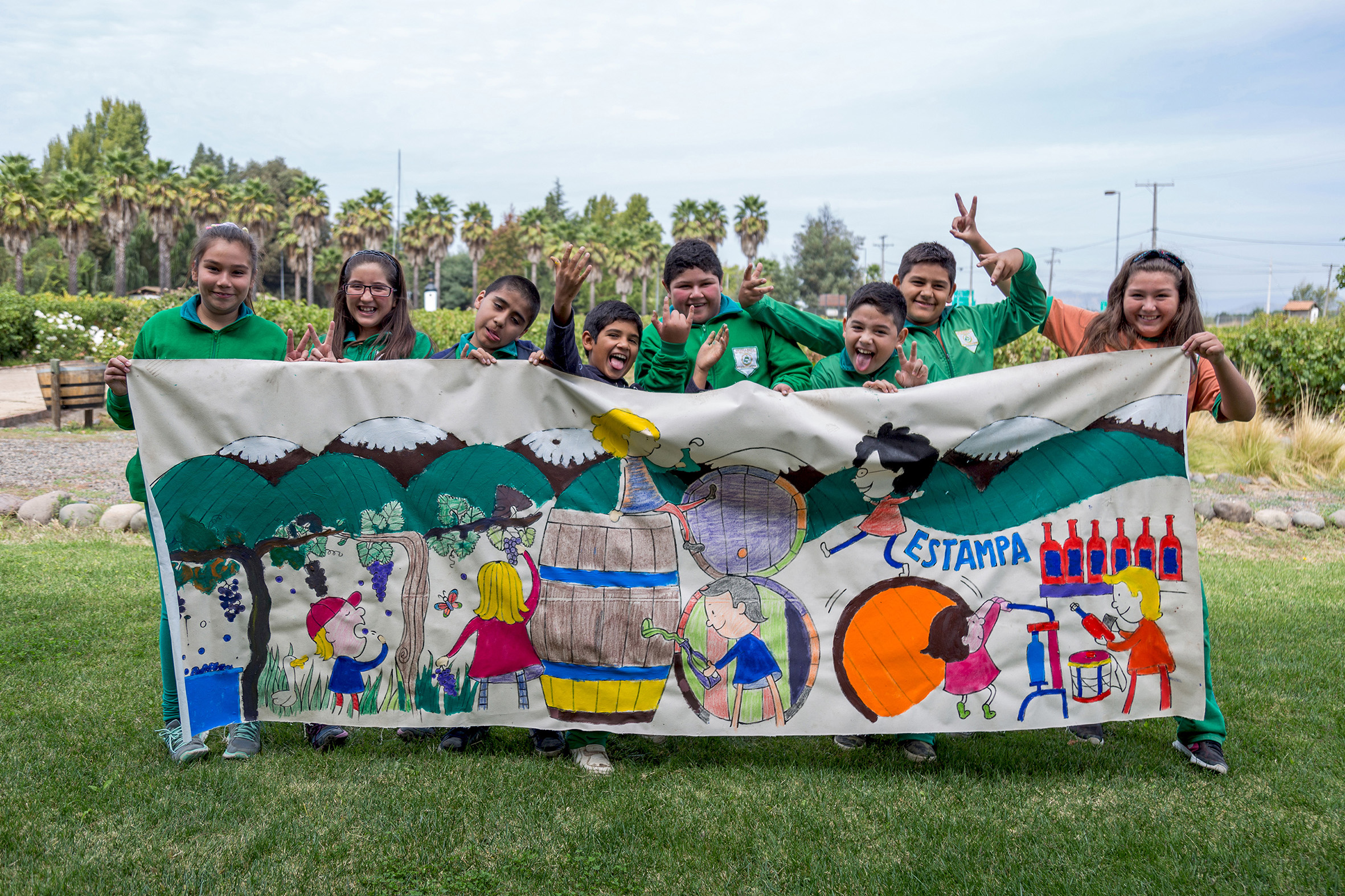 Uno de los lienzos pintados por los alumnos de la Escuela Ecológica San Miguel de Viluco